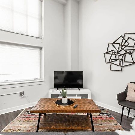 Modern Downtown Apartment 2Br 2Ba By Cozysuites Indianapolis Dış mekan fotoğraf