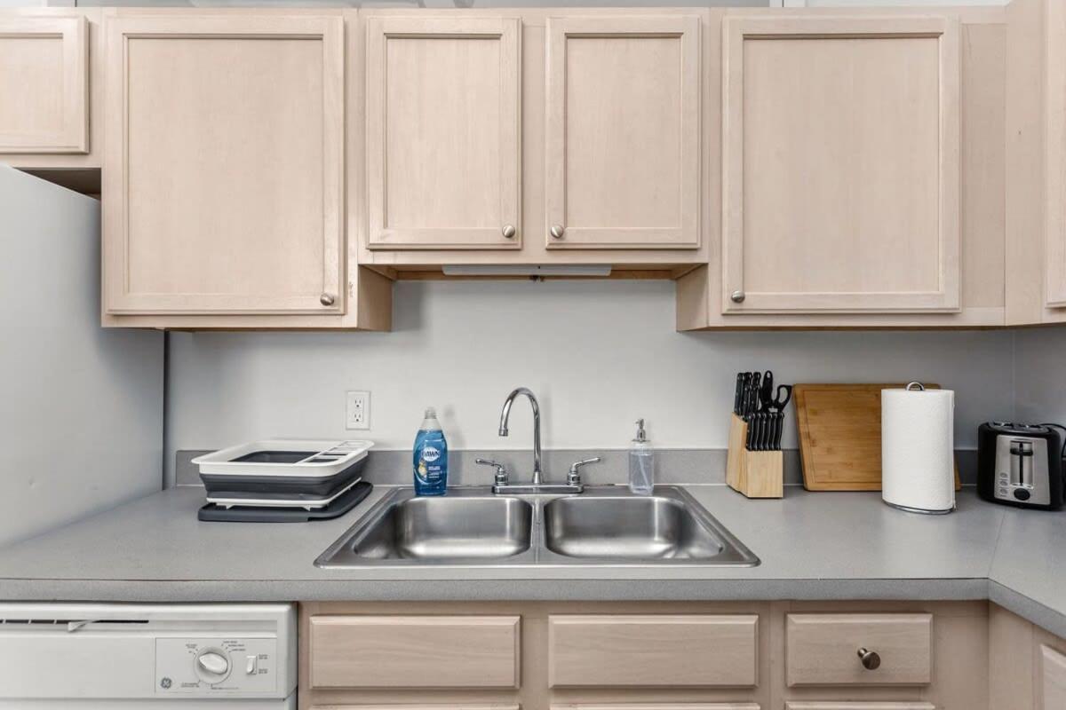 Modern Downtown Apartment 2Br 2Ba By Cozysuites Indianapolis Dış mekan fotoğraf
