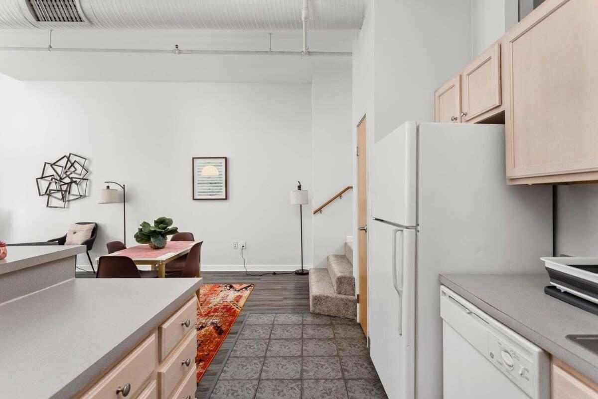 Modern Downtown Apartment 2Br 2Ba By Cozysuites Indianapolis Dış mekan fotoğraf