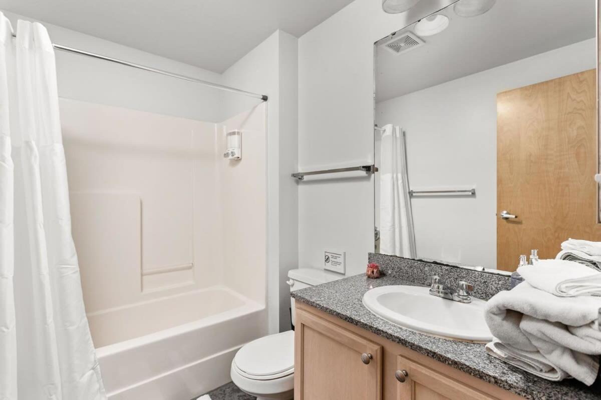 Modern Downtown Apartment 2Br 2Ba By Cozysuites Indianapolis Dış mekan fotoğraf